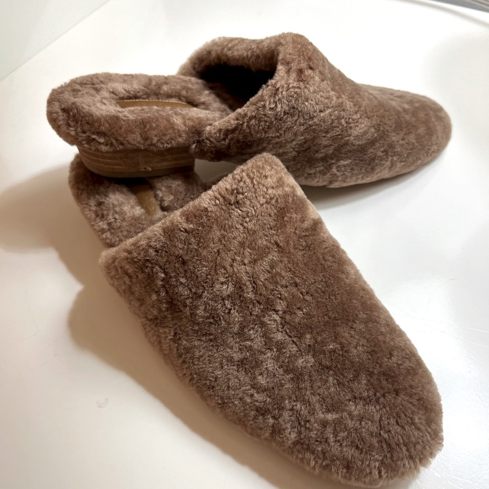Vince Original New Zealand Shearling Lamb’s Wool Mules size 35